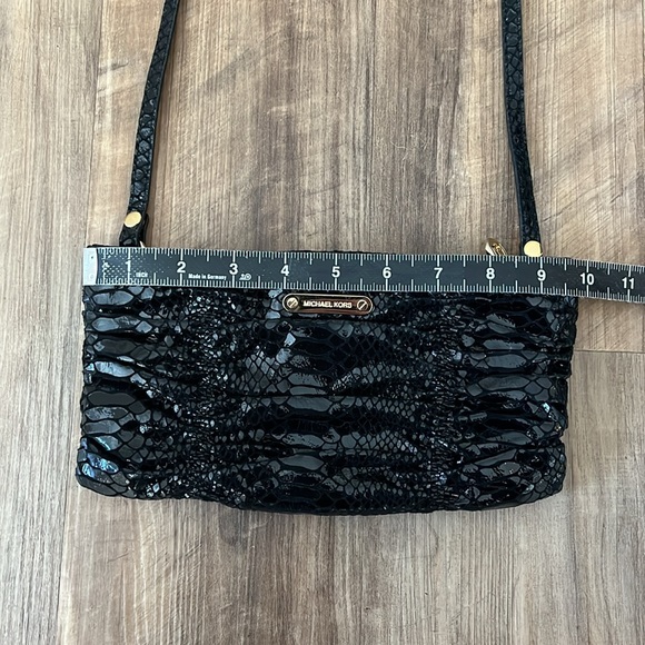 Black Micheal Kors Patent Animal Print Clutch Strap Bag - Picture 5 of 13